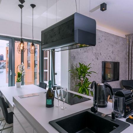 Stara Stocznia Apartment กดัญสก์ ภายนอก รูปภาพ