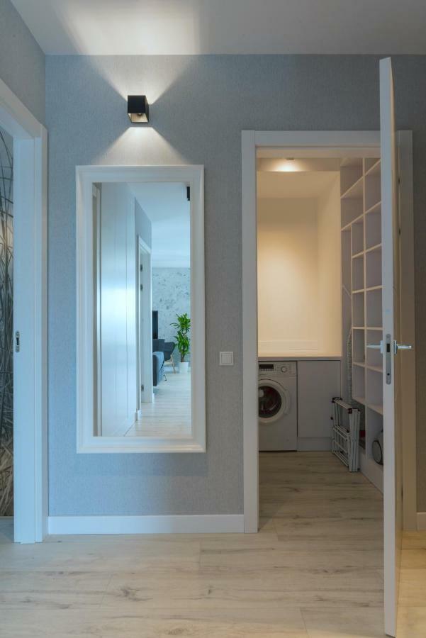 Stara Stocznia Apartment กดัญสก์ ภายนอก รูปภาพ