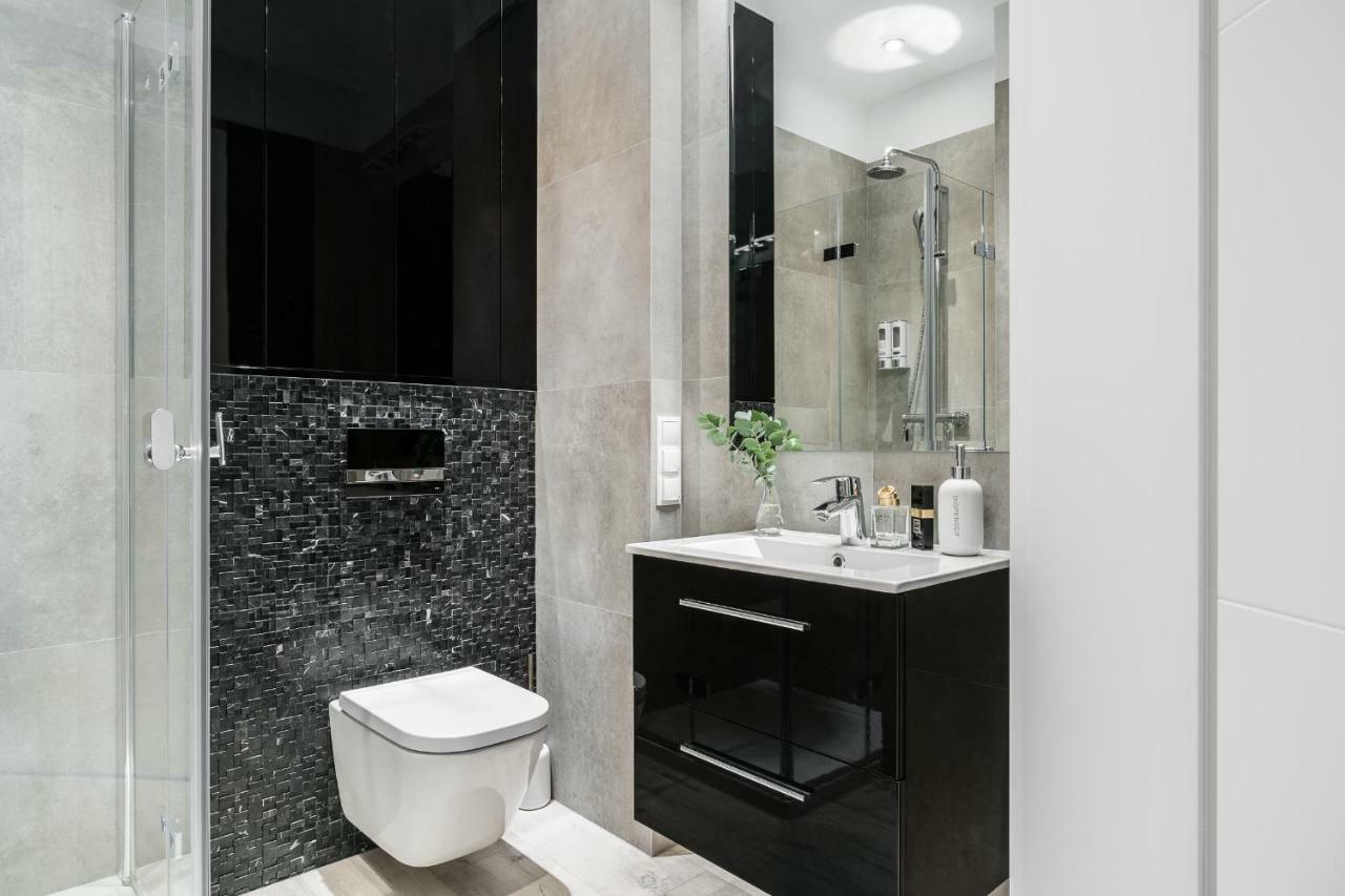 Stara Stocznia Apartment กดัญสก์ ภายนอก รูปภาพ
